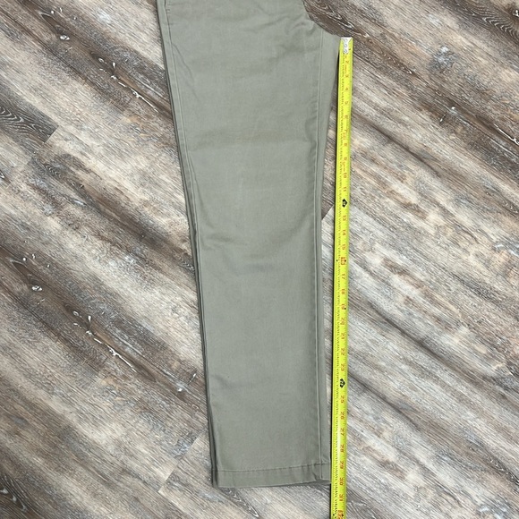 Dockers Mens Khaki Pants Size 33 x 32 Slim Tapered Classic Trousers Office Work - Picture 12 of 16